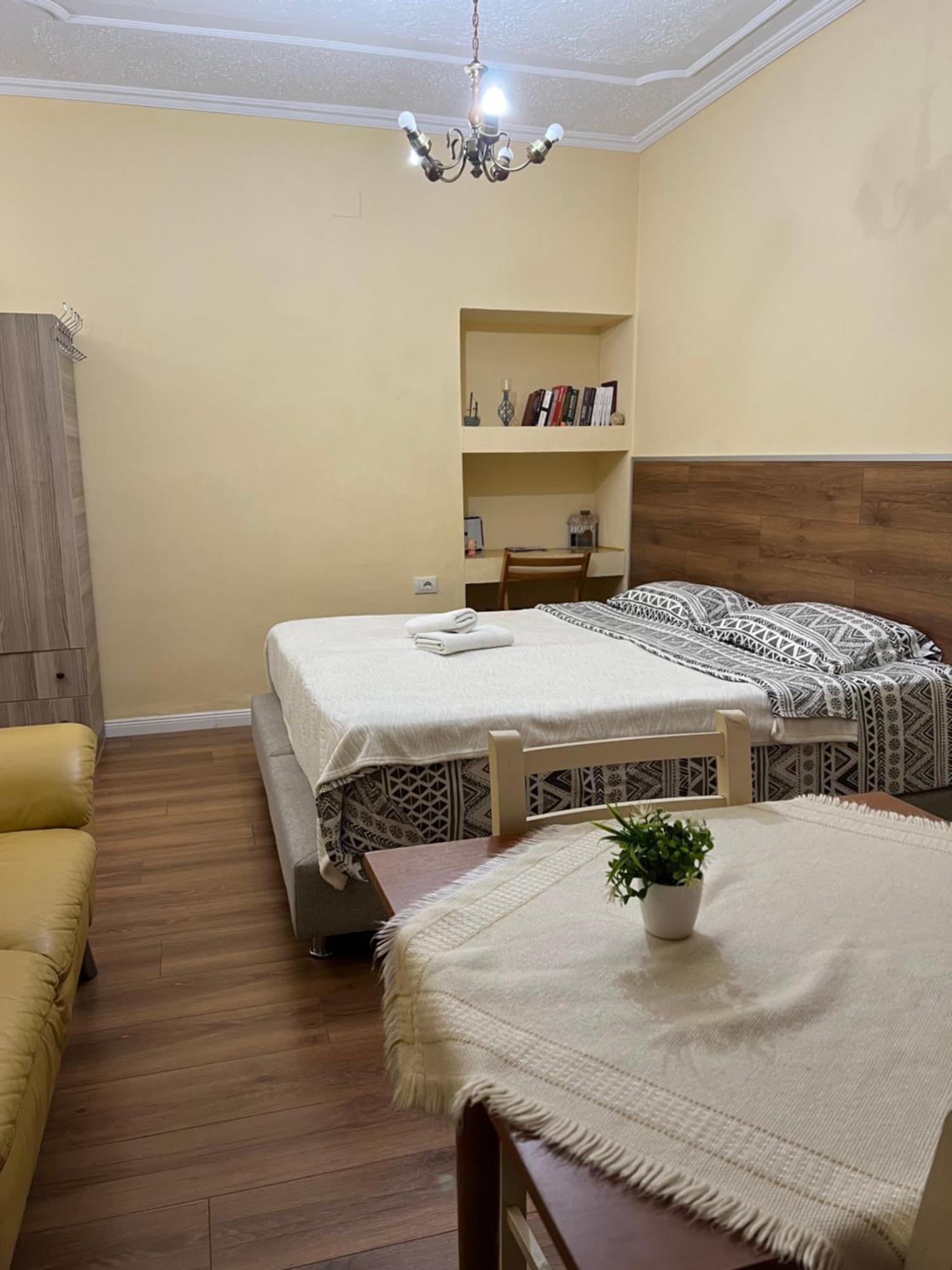 Alle'S M Shyri Studio Apartment 地拉那 外观 照片